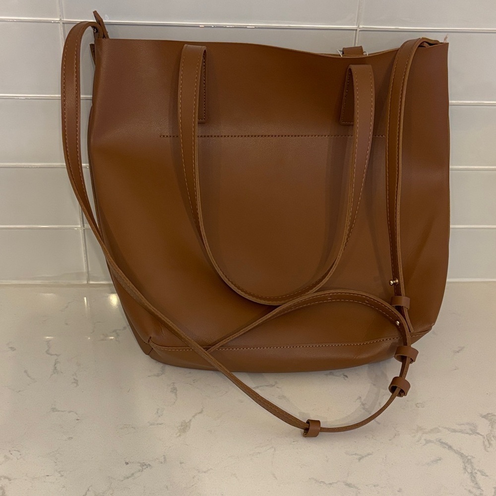 Henny + Lev Classic Tan Vegan Leather 2 in 1 Tote Bag with Front Pocket - Picture 6 of 9